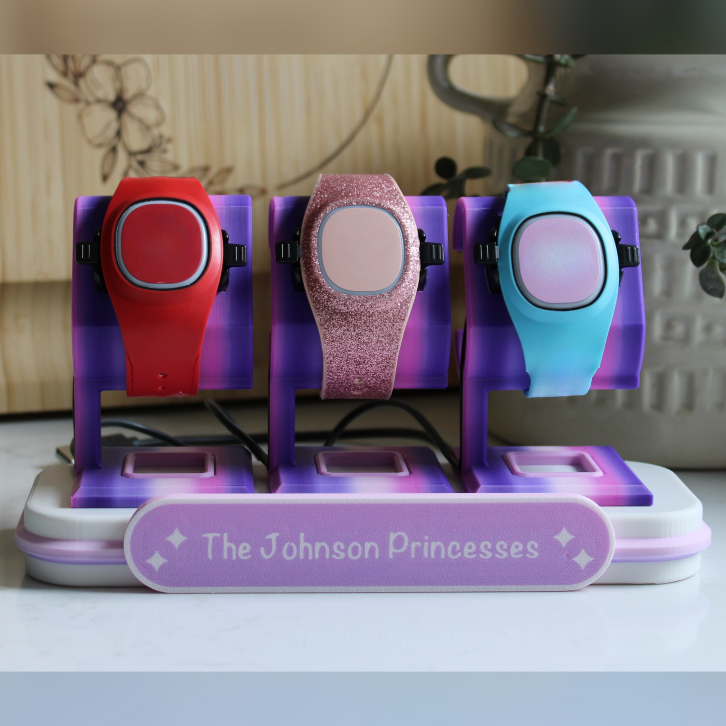 Customizable Charging Station Compatible with MagicBand+